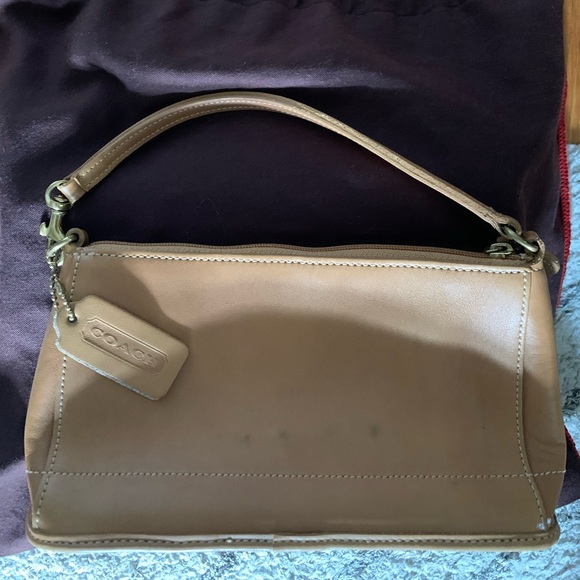 A mini vintage Coach bag. - Picture 1 of 6